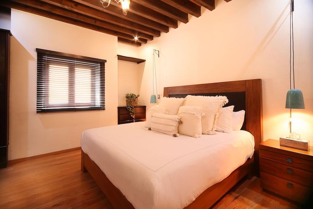 Casona Alonso 10- Boutique