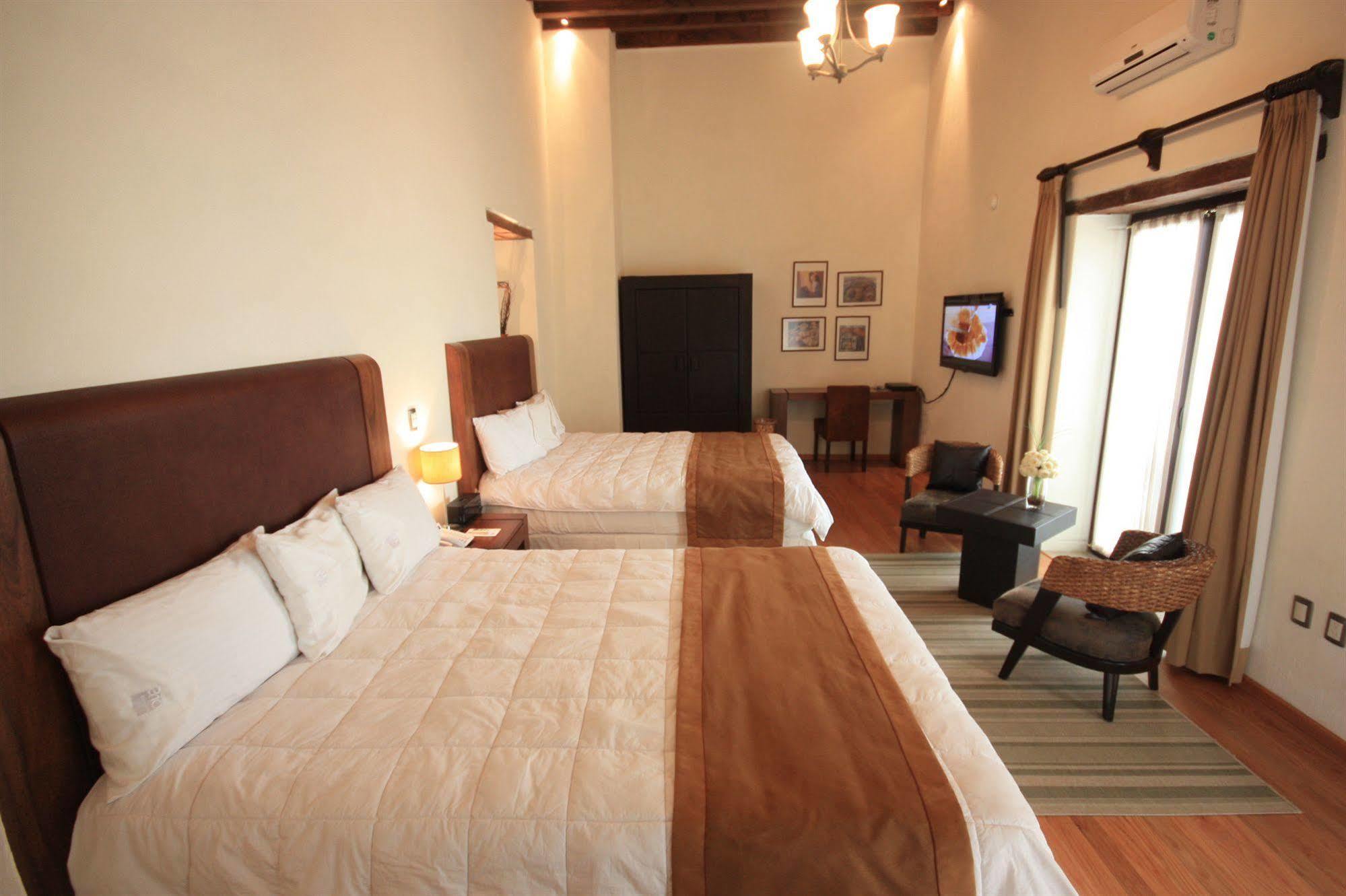 Casona Alonso 10- Boutique
